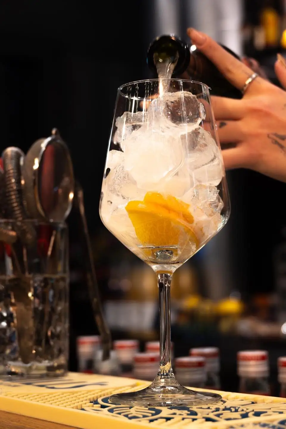 Koktajle alkoholowe i bezalkoholowe dla orzeźwienia