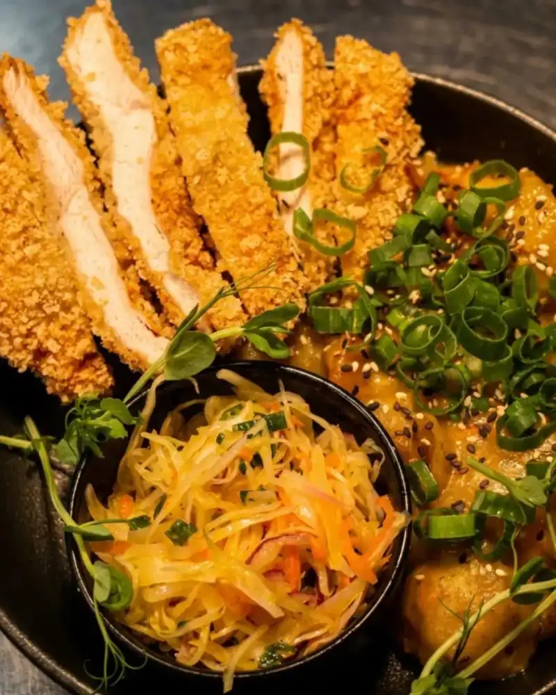 Chrupiące Katsu Curry z kurczakiem w panko